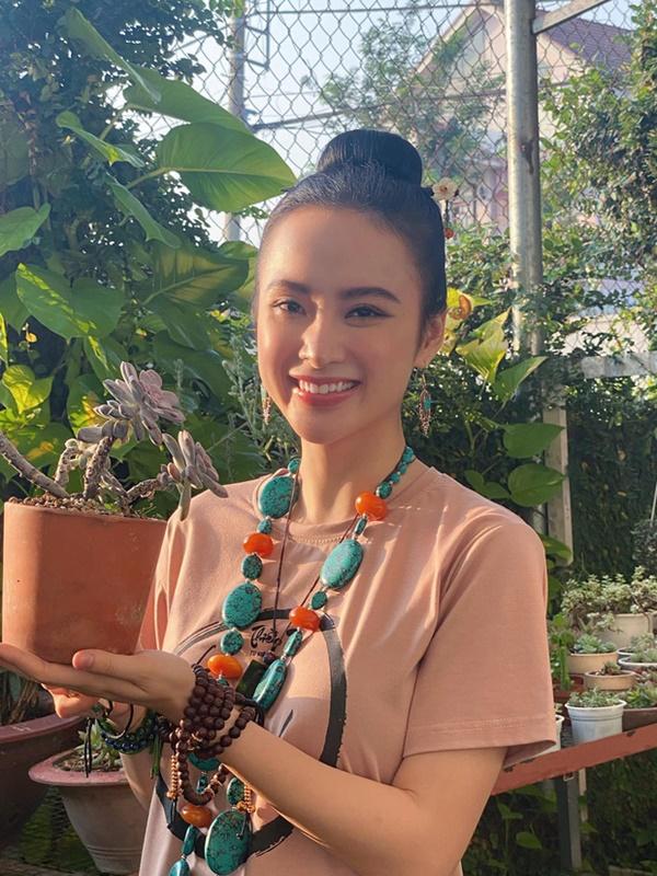 Angela Phương Trinh khoe clip cận mặt: Lộ làn da pha lê, đánh nhẹ chút son là đủ dậy sóng-2