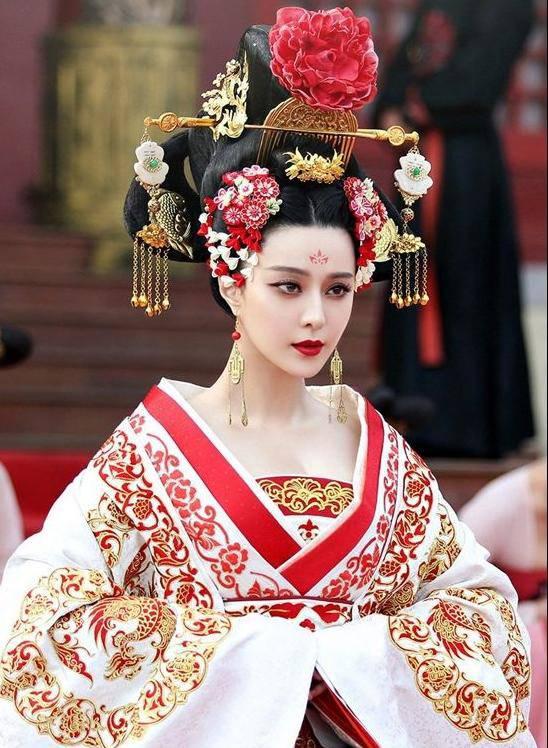 Những bản sao Phạm Băng Băng toàn cầu: Người dao kéo 8 lần, người bốc lửa hơn bản chính-13