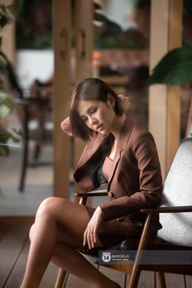 MC Vũ Thu Hoài: Tôi độc thân 7 năm trời để đi nhầm sân golf, được chồng như ý-7