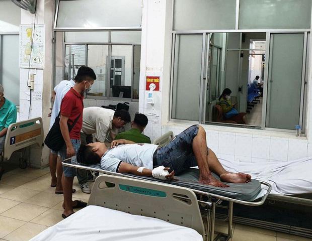 Không chịu đổi vé số trúng thưởng, chủ đại lý bị 5 người truy sát, chém gục ở Bình Dương-3