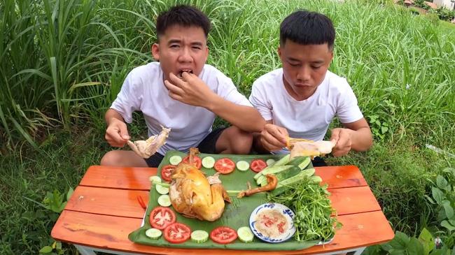 Con trai bà Tân Vlog lại gây tranh cãi khi ra clip liên quan đến món gà nướng-5