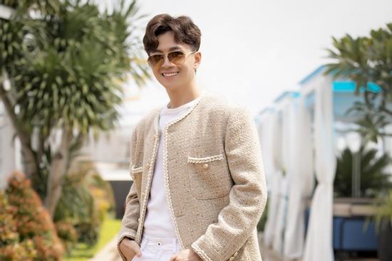 Dân mạng chê MV mới của Ngô Kiến Huy là 'bước lùi ca hát'