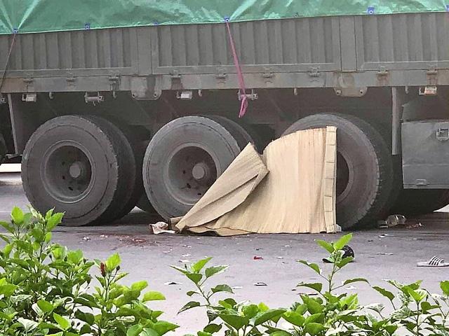 Vừa được ở nhà mới 1 ngày, 3 bố con tai nạn giao thông, 2 đứa trẻ tử vong-1