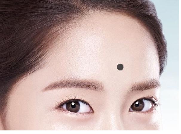 Người phụ nữ có 3 nốt ruồi này trên mặt sớm lấy chồng đại gia, cả đời hưởng phú quý-1