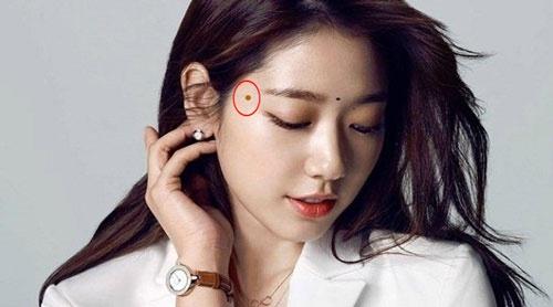 Người phụ nữ có 3 nốt ruồi này trên mặt sớm lấy chồng đại gia, cả đời hưởng phú quý-2