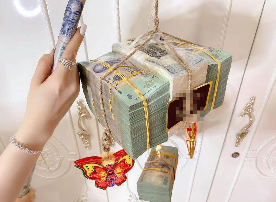 Cô gái Sài Gòn khiến dân tình choáng váng khoe đèn lồng trị giá 3,5 tỷ-2