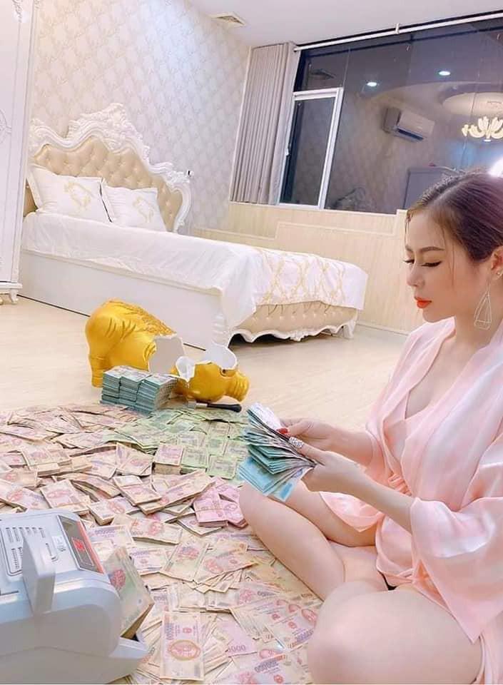 Cô gái Sài Gòn khiến dân tình choáng váng khoe đèn lồng trị giá 3,5 tỷ-5