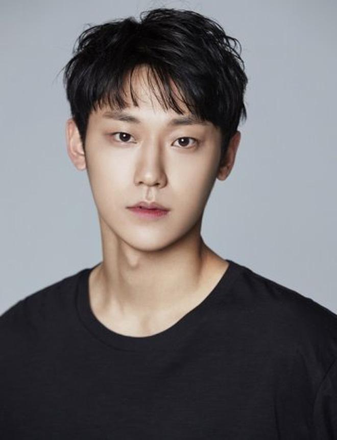 Lee Do Hyun - Mỹ nam 9x nỗ lực nuôi em tàn tật, trả nợ cho gia đình-3