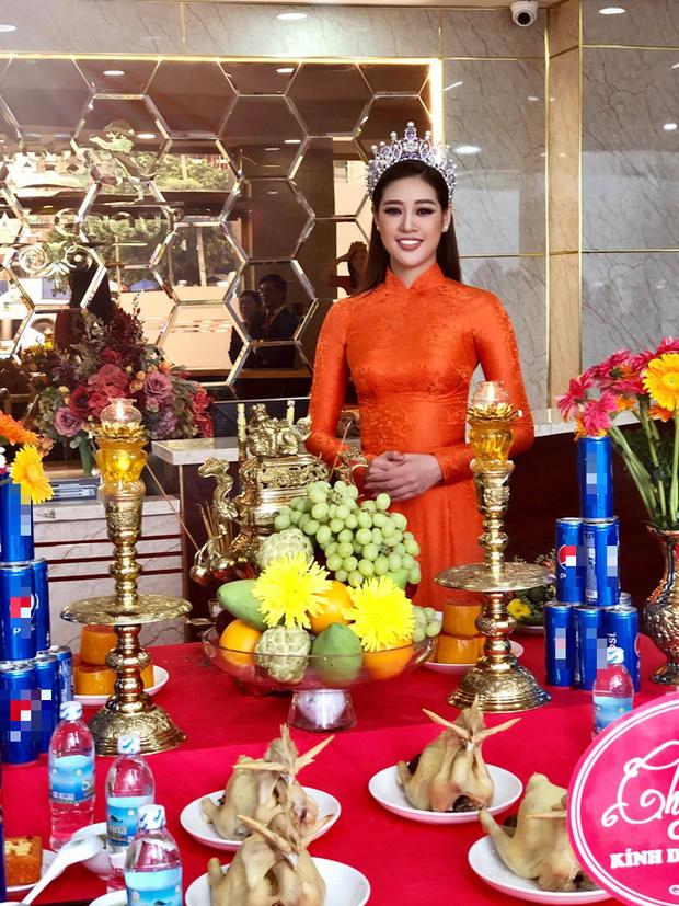 Sao Việt cúng Tổ nghề: Diệu Nhi mặc đầm sát nách - Phi Thanh Vân diện áo dài ren đỏ rực rỡ-5