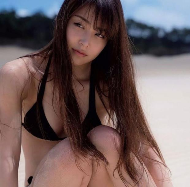 Hụt suất debut tại Produce 48, nữ idol gây sốc khi về Nhật làm nguyên bộ ảnh xôi thịt táo bạo trên tạp chí Playboy-7