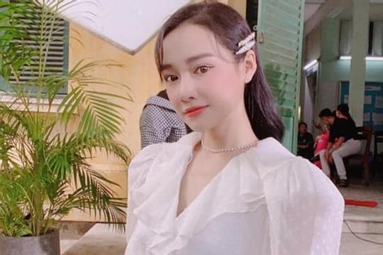 Nhã Phương bị chê gầy gò xuống sắc, hậu quả của việc miệt mài giảm cân