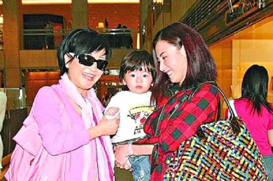 Mối quan hệ giữa Trương Bá Chi và mẹ Tạ Đình Phong chỉ tốt lên sau khi 2 vợ chồng ly hôn, hóa ra vì nguyên nhân này?