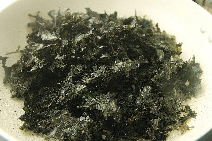 Đừng nấu canh nữa, làm rong biển rang muối mè giòn tan để ăn chơi cũng đã miệng-3