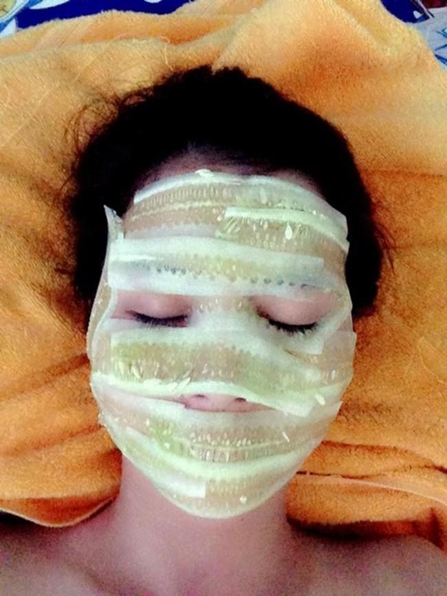 Đi làm về muộn, chồng dựng tóc gáy nhìn thấy vợ trong bộ dạng không giống ai-4