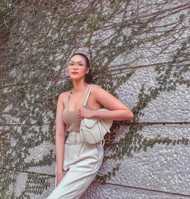 Lan Khuê liên tục khoe ngực o ép đến ngộp thở-4