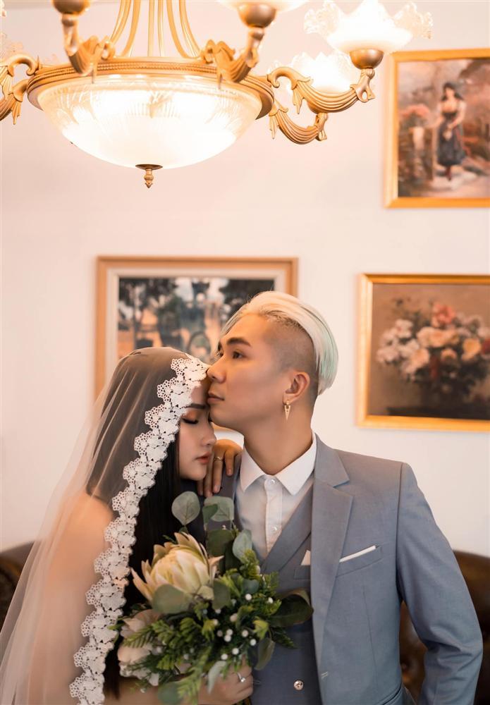 Vợ chồng Khánh Đơn hé lộ thiệp cưới, thời gian và địa điểm đã rõ ràng-1