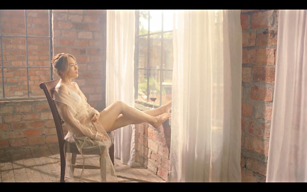 ĐÚNG CŨNG THÀNH SAI của Mỹ Tâm đẹp thì có đẹp nhưng chưa xứng tầm-7