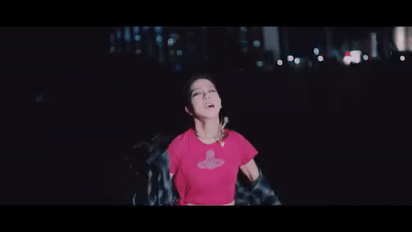 Teaser Lovesick Girls: Người chạy điên cuồng, kẻ khóc đỏ mắt chỉ riêng Lisa được tựa vai trai lạ-1