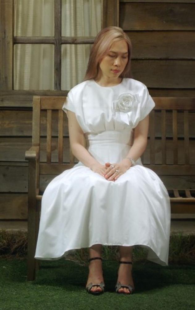 Chị đại Mỹ Tâm mặc gì mà được khen nức nở trong MV Đúng Cũng Thành Sai-10