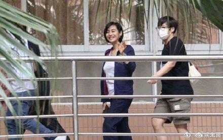 Ngỡ ngàng nhan sắc tình cũ Châu Tinh Trì ở tuổi 49-1