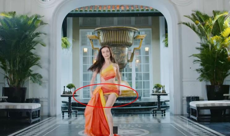 Emily - Ngọc Trinh lên đồ xấu mấy cũng không phản cảm bằng quả bom sex Ngân 98-3