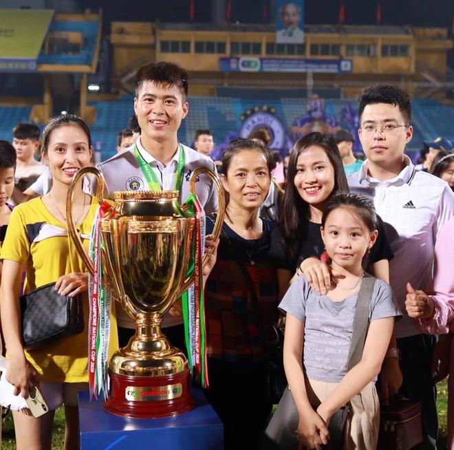 Duy Mạnh, Trọng Hoàng khoe ảnh Trung Thu bên vợ con-6