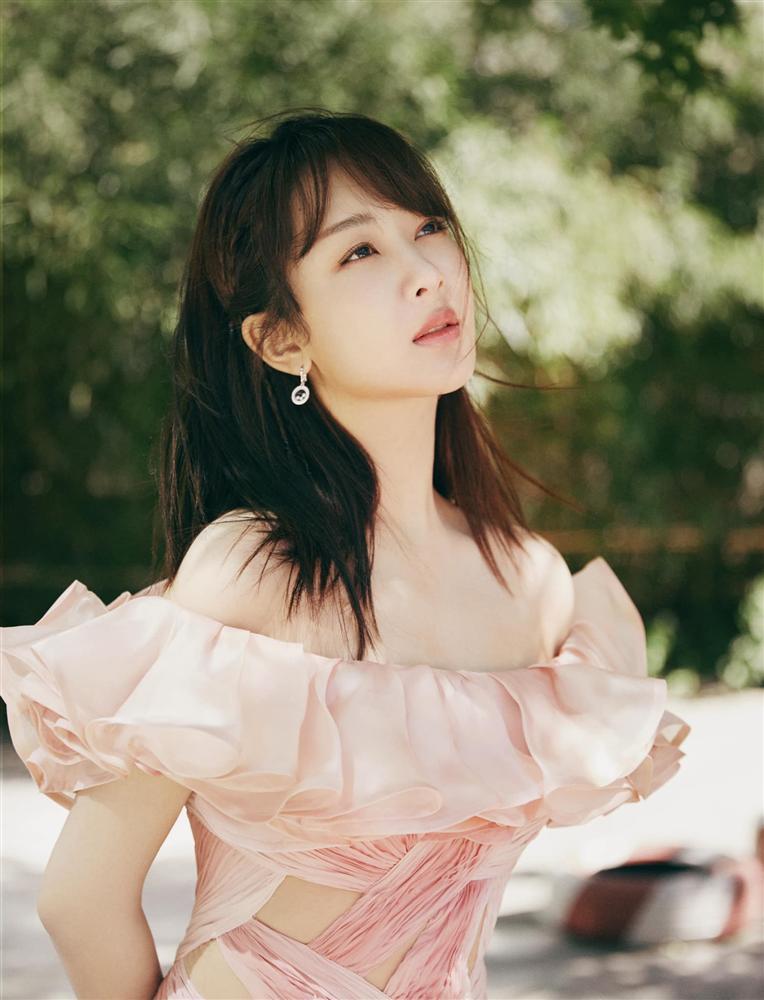 Dương Tử bị bóc body thật không như mơ trên sóng trực tiếp-1