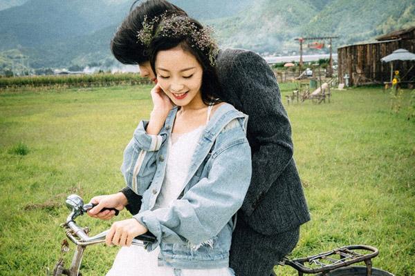 Bất ngờ mang bánh trung thu đến cho bạn gái, thanh niên phát hiện mình mọc sừng đã lâu-3