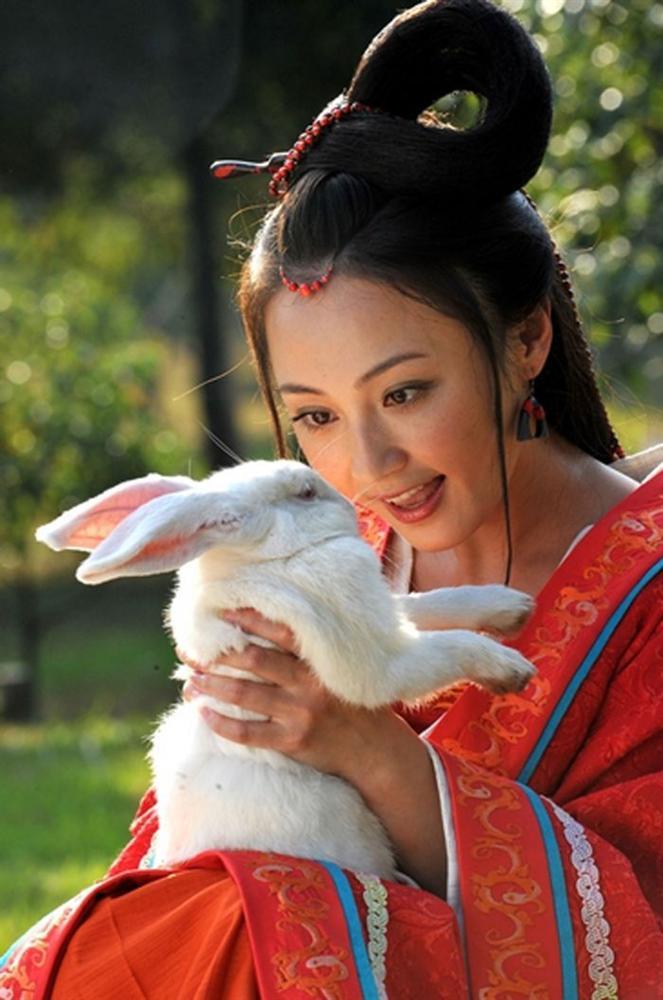 3 nàng Hằng Nga xấu nhất màn ảnh: người giống yêu tinh, kẻ quê mùa sến súa-9