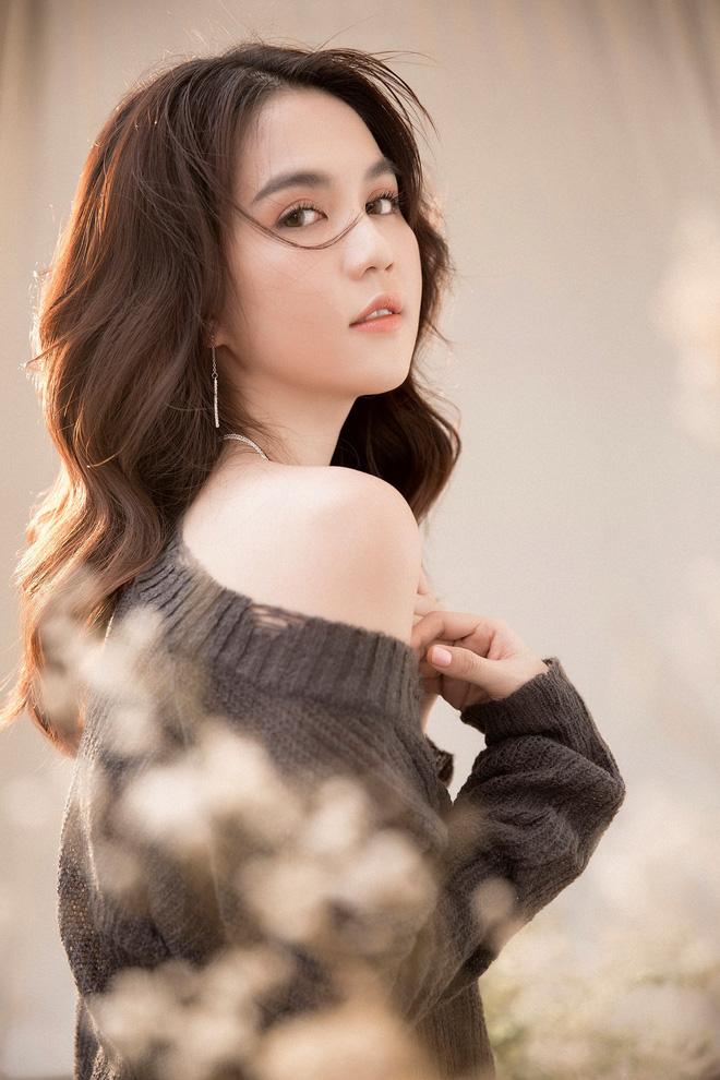 Fan nam bắt chước màn khoe đường cong của Ngọc Trinh và cái kết không nhịn nổi cười-6