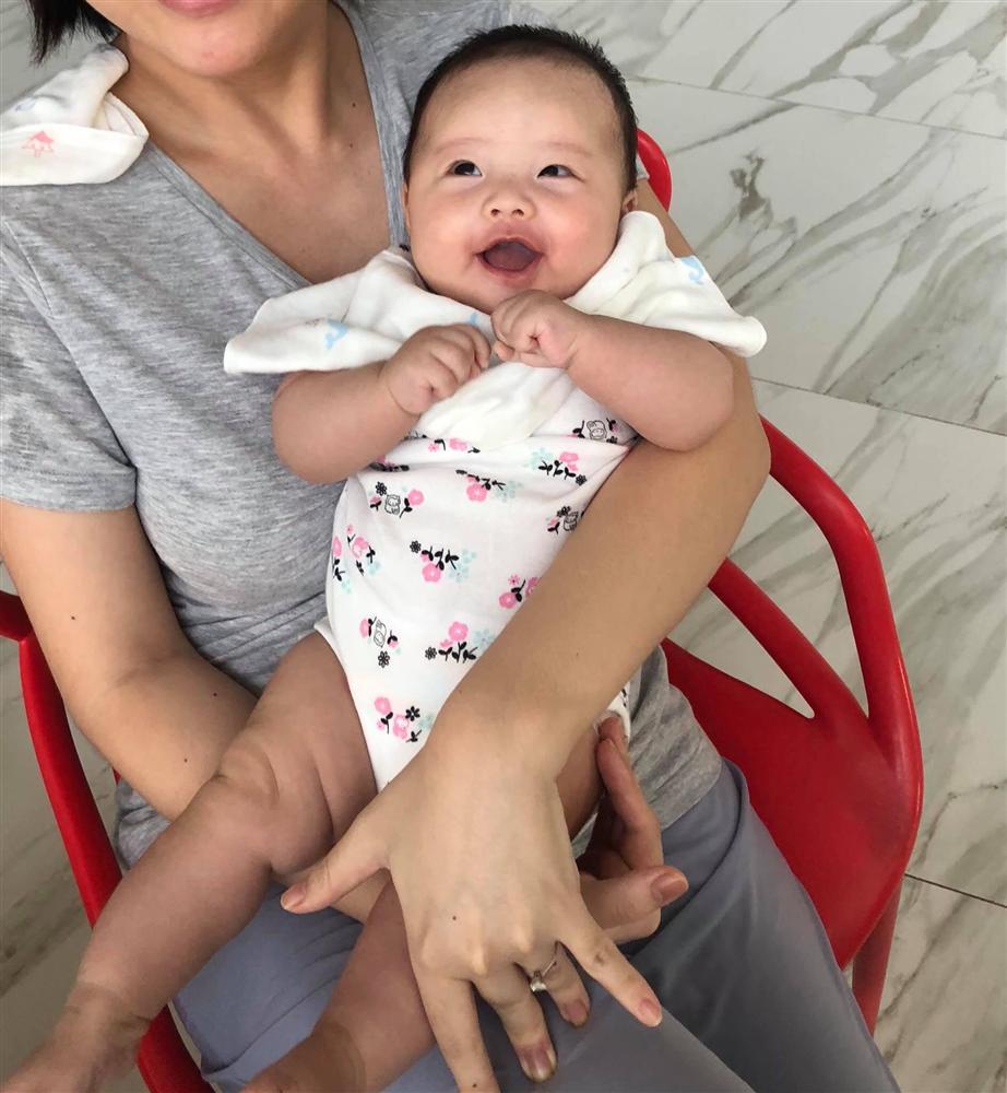 Em gái Trấn Thành qua ảnh chồng tag có thật sự lung linh như khi lên hình?-3