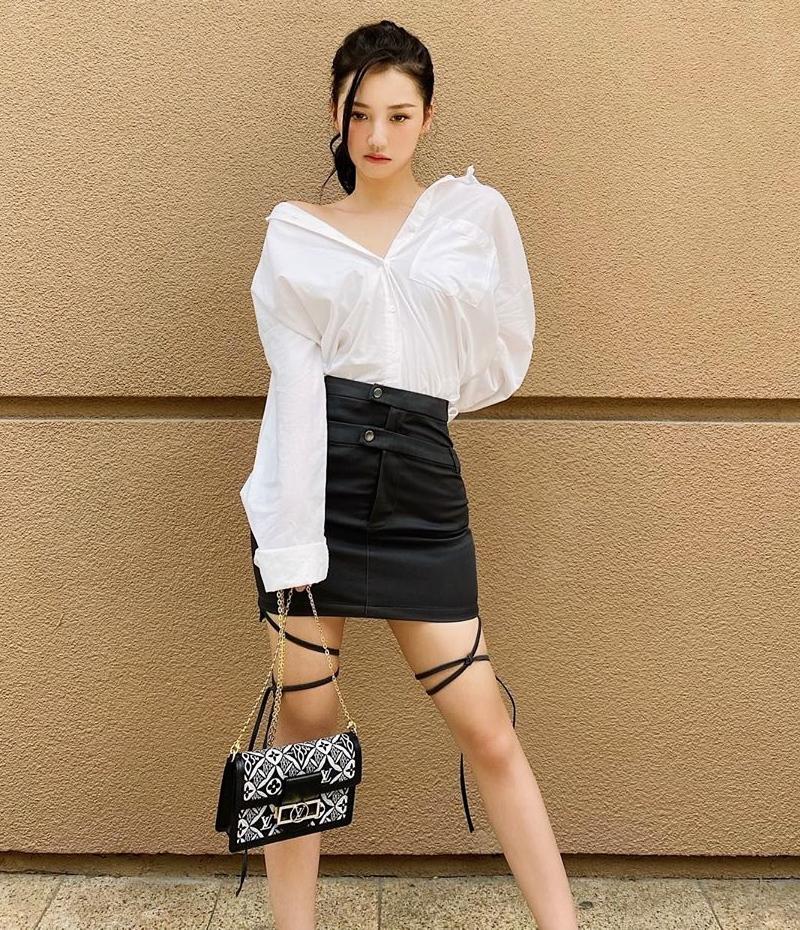 Street style Chi Pu nóng bỏng bao nhiêu thì Linh Ka lại dịu dàng bấy nhiêu-9