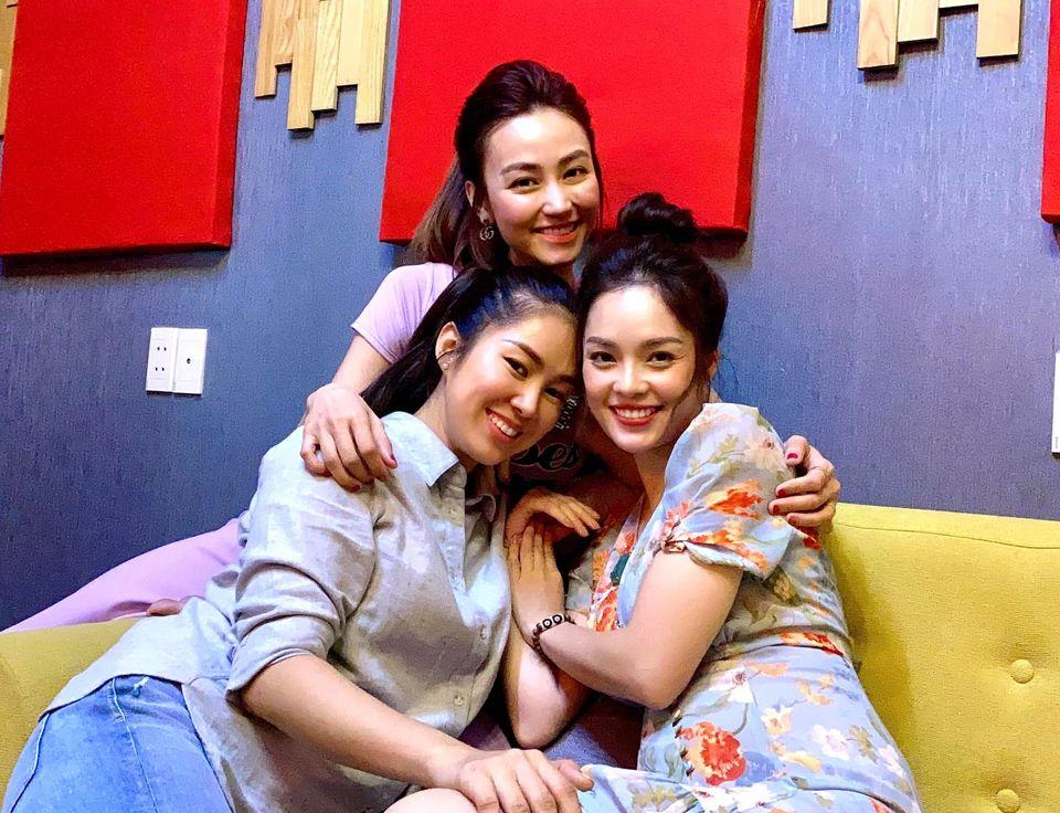 Lê Phương hết hồn khi được chồng trẻ khen đẹp hơn Ngân Khánh - Dương Cẩm Lynh-1