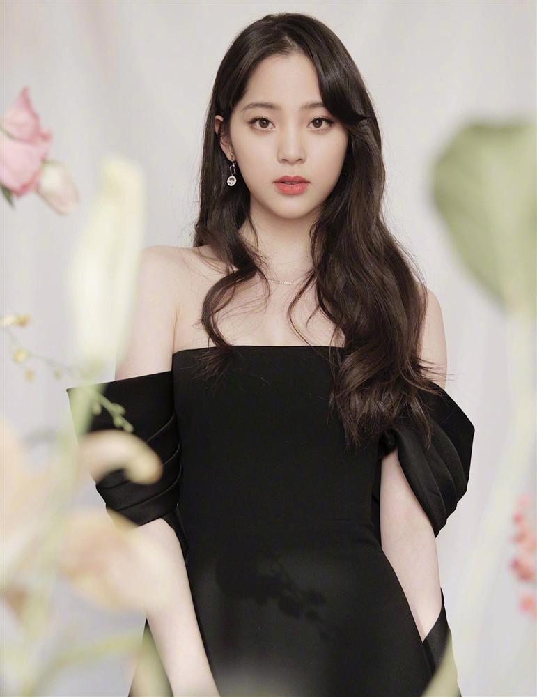 Dàn mỹ nhân bình hoa di động nức tiếng Cbiz: Sở hữu nhan sắc đẹp tới mấy cũng không cứu nổi biểu cảm mặt đơ-2