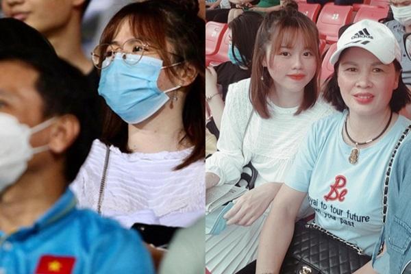 Bạn gái Quang Hải để lộ nọng cằm, da sần sùi khác xa ảnh sống ảo-5