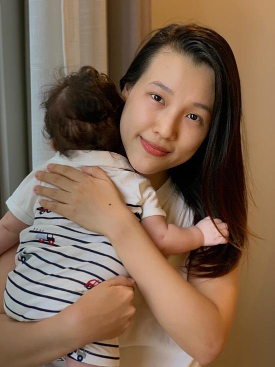 Hoàng Oanh: Đưa con sang Singapore không phải quyết định liều lĩnh-1