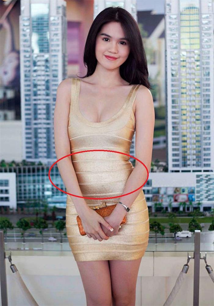Eo 54 cm như Ngọc Trinh vẫn lộ bụng dưới ngấn mỡ như thường-2