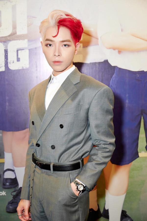 Đức Phúc mặc chiếc áo rách tươm cả chục năm dù thừa tiền sắm hàng hiệu-5