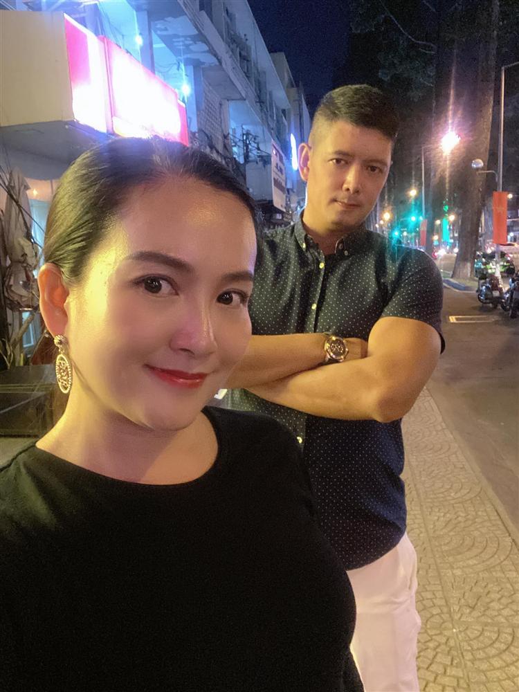 Vợ kẹt cứng trên cầu 3 tiếng, Bình Minh xuất hiện giải cứu như người hùng-6