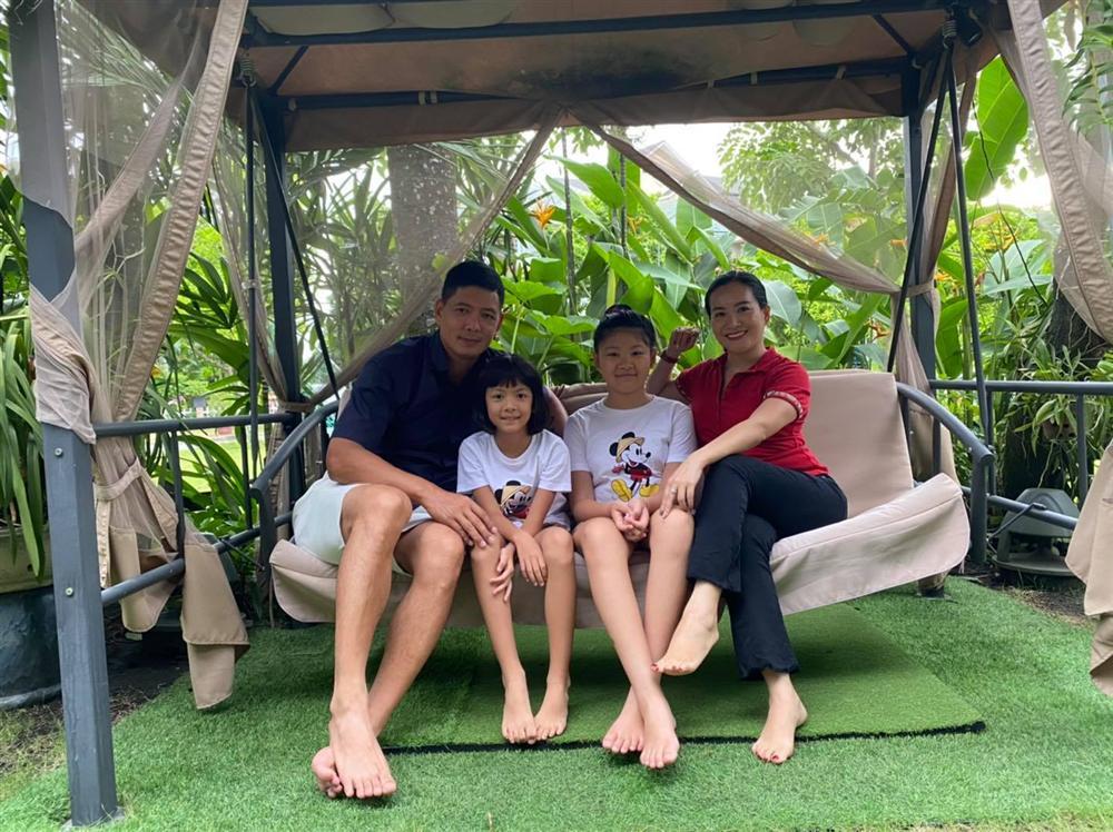 Vợ kẹt cứng trên cầu 3 tiếng, Bình Minh xuất hiện giải cứu như người hùng-4