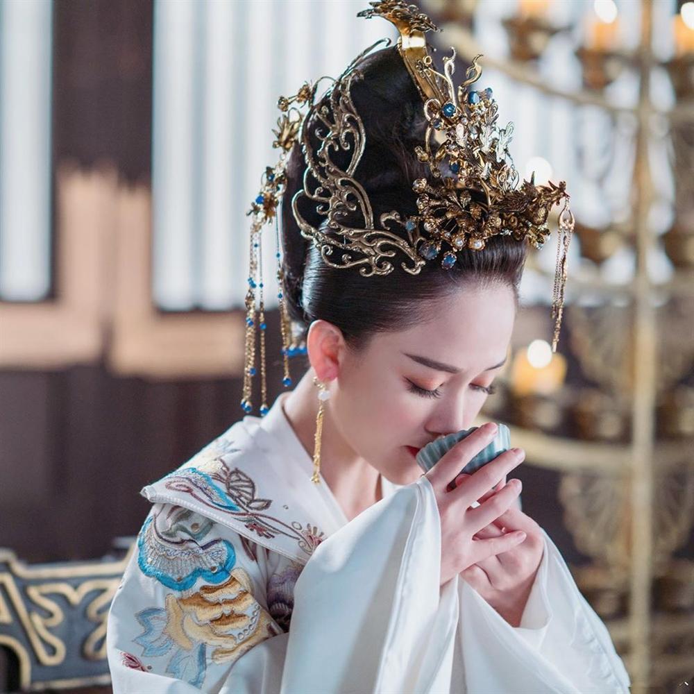 Trần Kiều Ân nói rõ tin đồn mang thai với bạn trai kém 9 tuổi-4