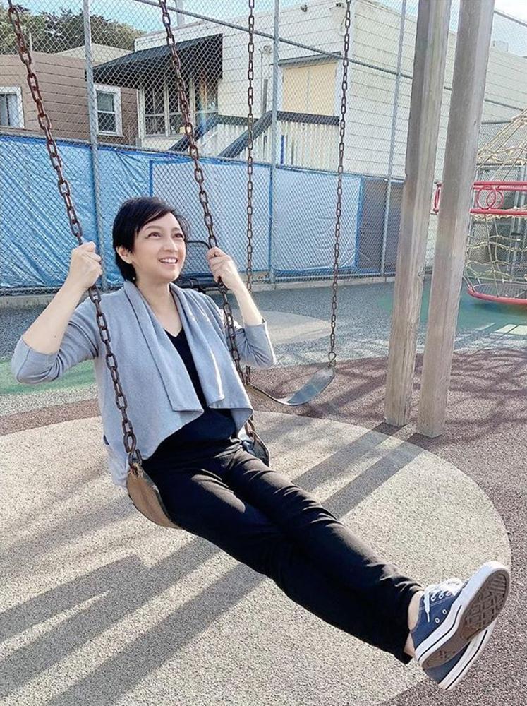 Hoa hậu Hong Kong bị chê xấu, từng cầm cố vương miện trả nợ bây giờ ra sao?-10