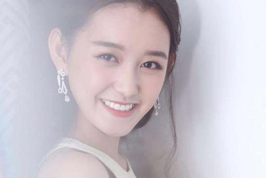 Phụ nữ thuộc 4 cung Hoàng đạo này sở hữu trí tuệ phi thường, tài năng thiên bẩm