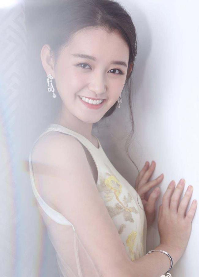 Phụ nữ thuộc 4 cung Hoàng đạo này sở hữu trí tuệ phi thường, tài năng thiên bẩm-2