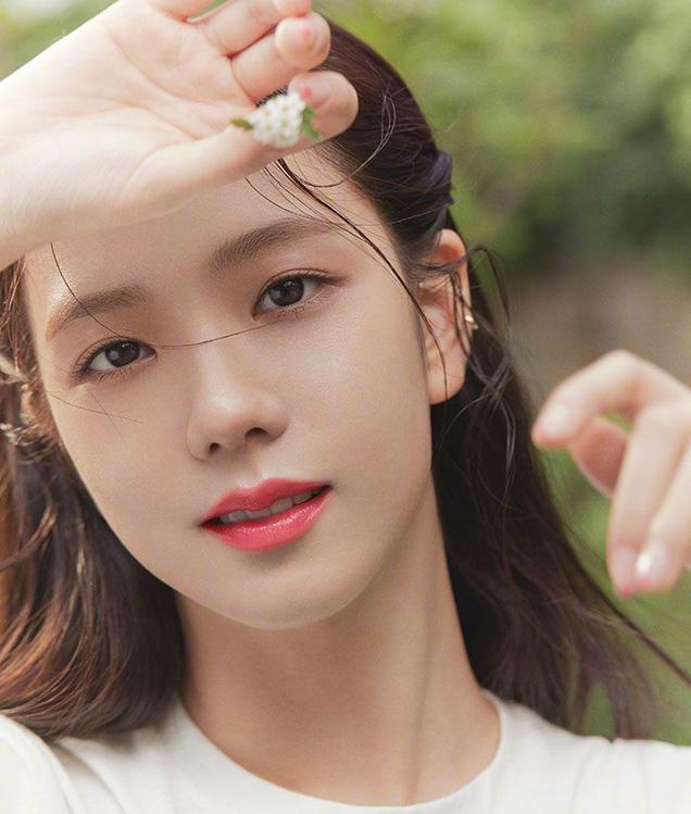 Phụ nữ thuộc 4 cung Hoàng đạo này sở hữu trí tuệ phi thường, tài năng thiên bẩm-4