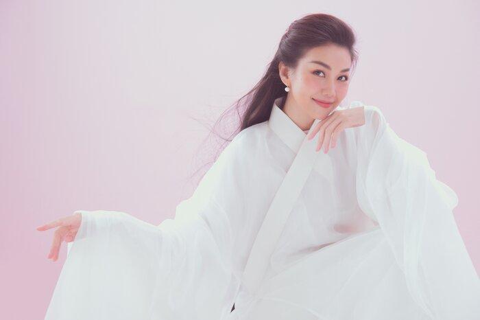 Sao Việt cosplay chị Hằng: Người được khen xinh, người bị chê phản cảm-1