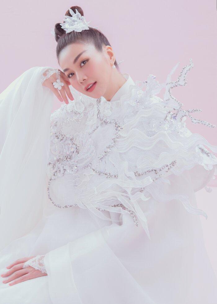 Sao Việt cosplay chị Hằng: Người được khen xinh, người bị chê phản cảm-3