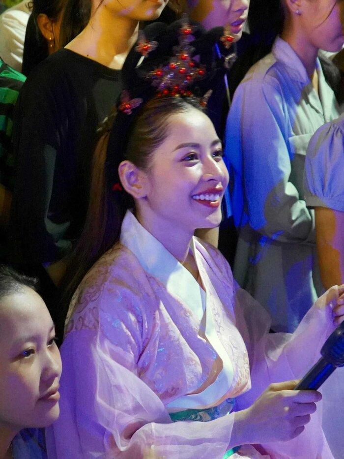 Sao Việt cosplay chị Hằng: Người được khen xinh, người bị chê phản cảm-10