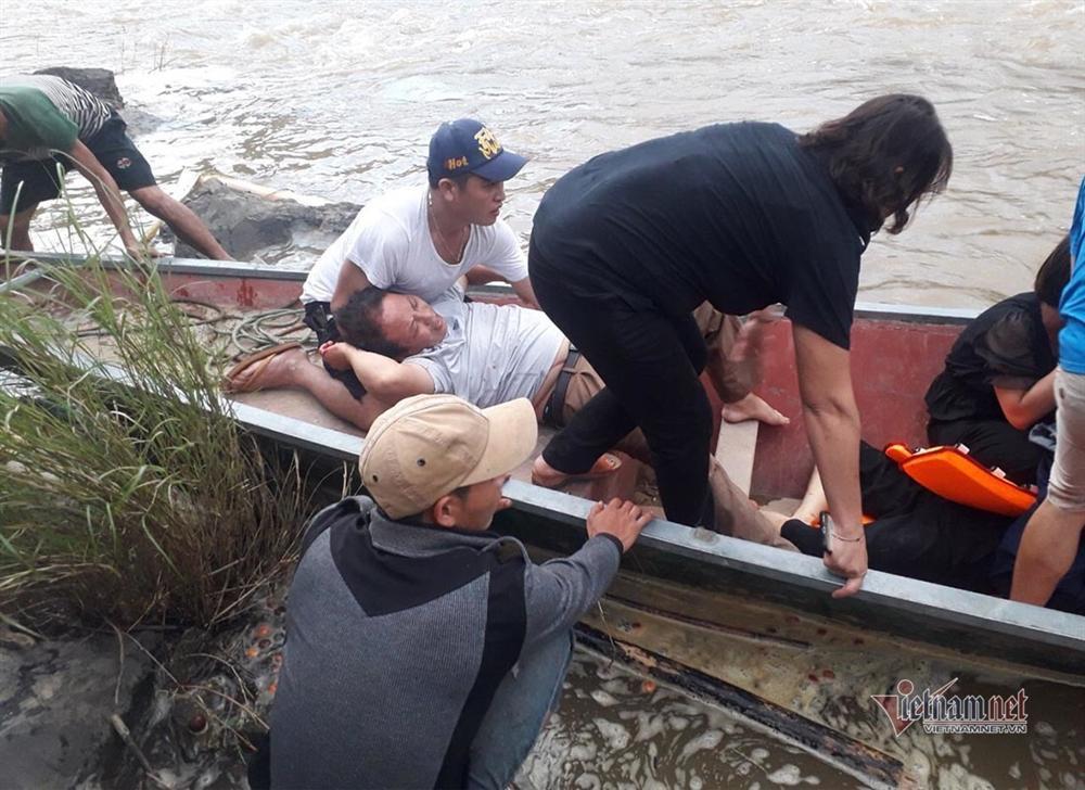 Hiệu trưởng lái xe bán tải lao xuống vực, hiệu phó cùng cô giáo tử vong-4