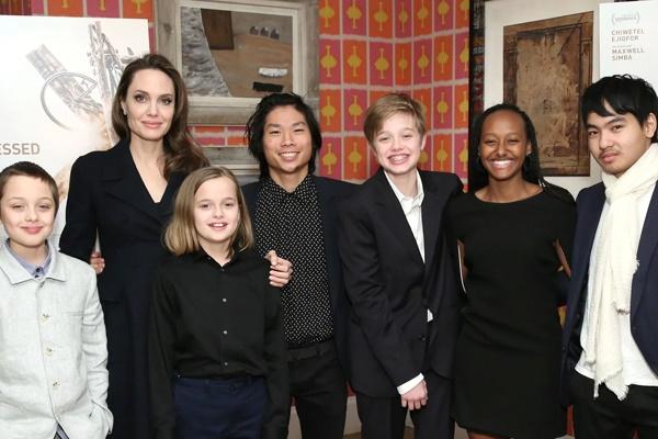 Angelina Jolie bán món quà 3 triệu USD của Brad Pitt-3